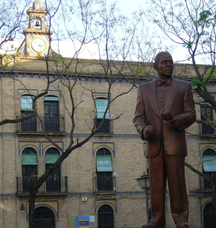 Estatua en honor a Antonio Machín en Sevilla, España. Foto: CGE vía www.commons.wikimedia.org