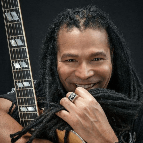 El cantautor cubano Amaury Gutiérrez